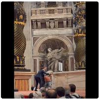 Nothing sacred: Bum ousted from Vatican after urinating on St. Peter's basilica altar