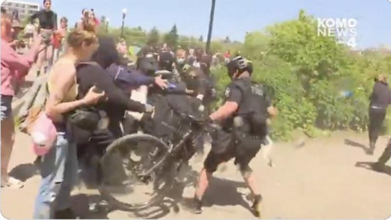 NextImg:Seattle’s mayor blames law-abiding Christians for being victims of an Antifa attack
