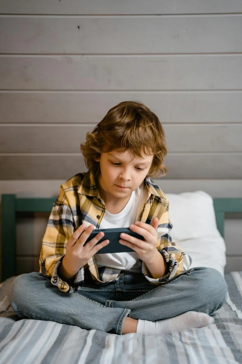 Phone-Free Schools: Banning Phones to Protect Schoolchildren