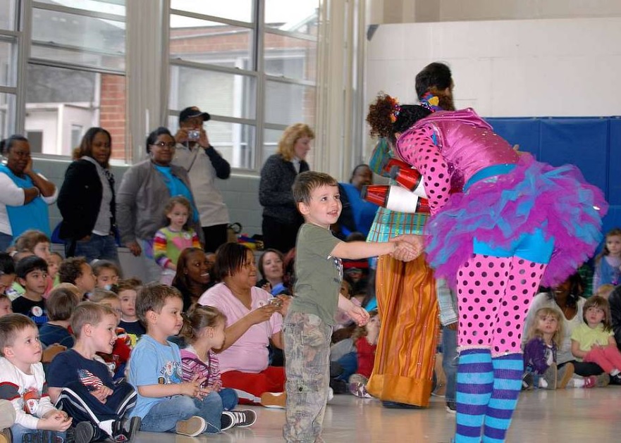 Public school crisis: seeking alternatives
