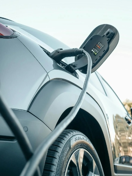 EV plug X