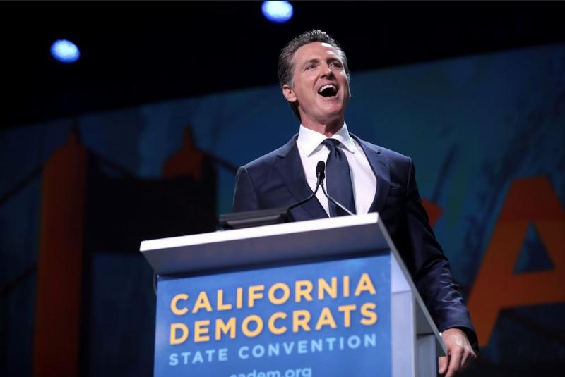 NextImg:Newsom caught with hand in cookie jar again, exempts more 'friends' from $20/hour fast-food wage law