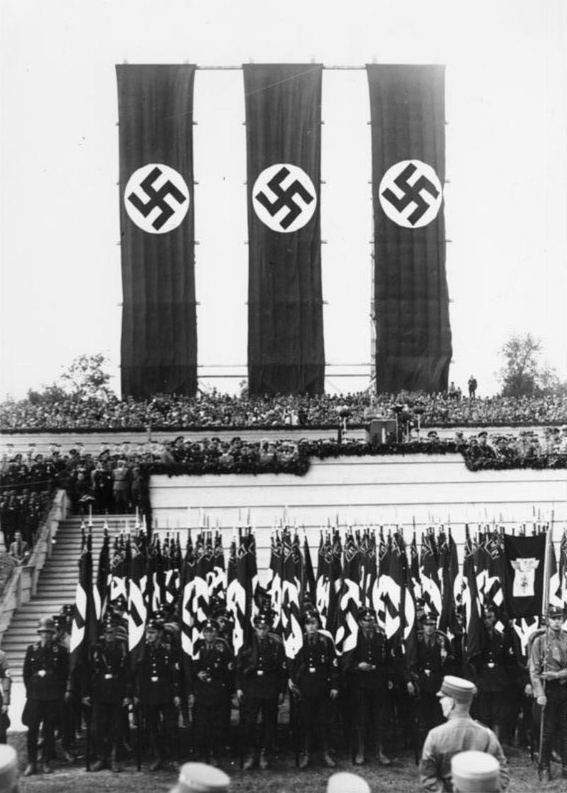 NextImg:Adolf Trump
