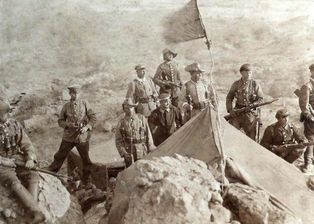 photo soldier album, Public domain, via Wikimedia Commons