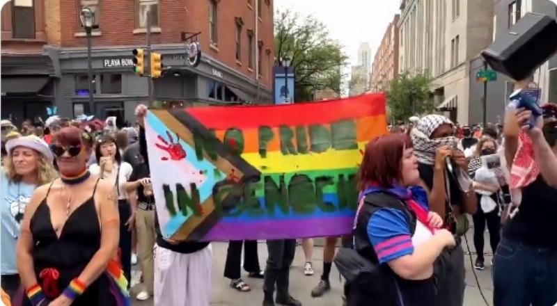 NextImg:Pro-Hamas protesters block the Philadelphia Pride parade