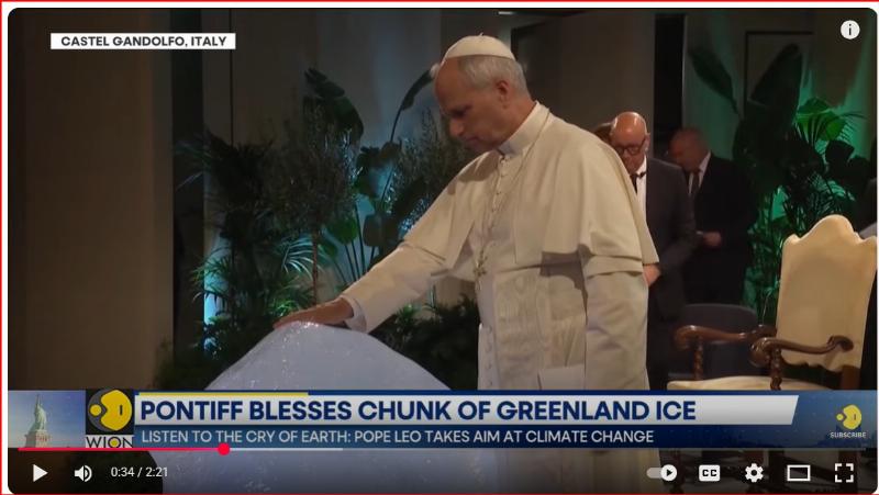 NextImg:The pope blesses a block of ice and disses conservatives