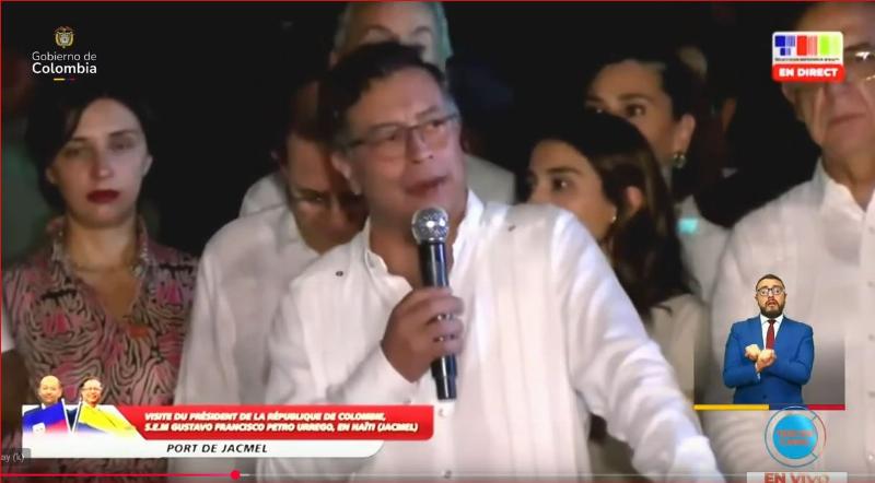 NextImg:Colombia refuses deportation flights. Trump starts making an example of him