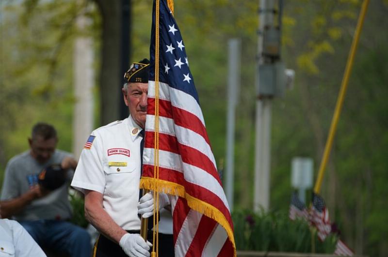 NextImg:Crowdfunding campaign for 90-year-old veteran working in the ‘sweltering heat’ so he can afford ‘to eat’ reaches almost $250k