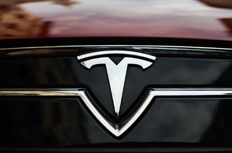 NextImg:‘She’s my little Musk coupe’