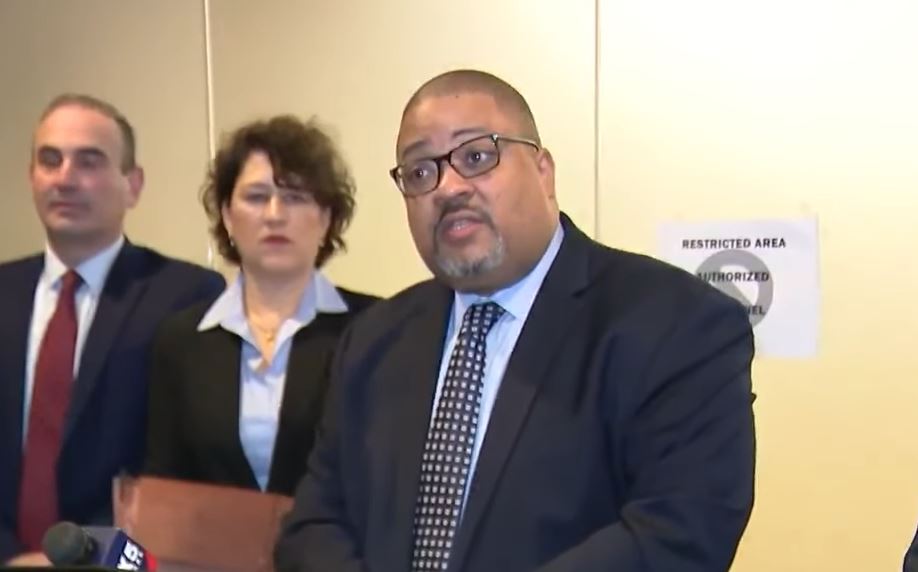 Will Alvin Bragg be a team player or is he in it for himself?