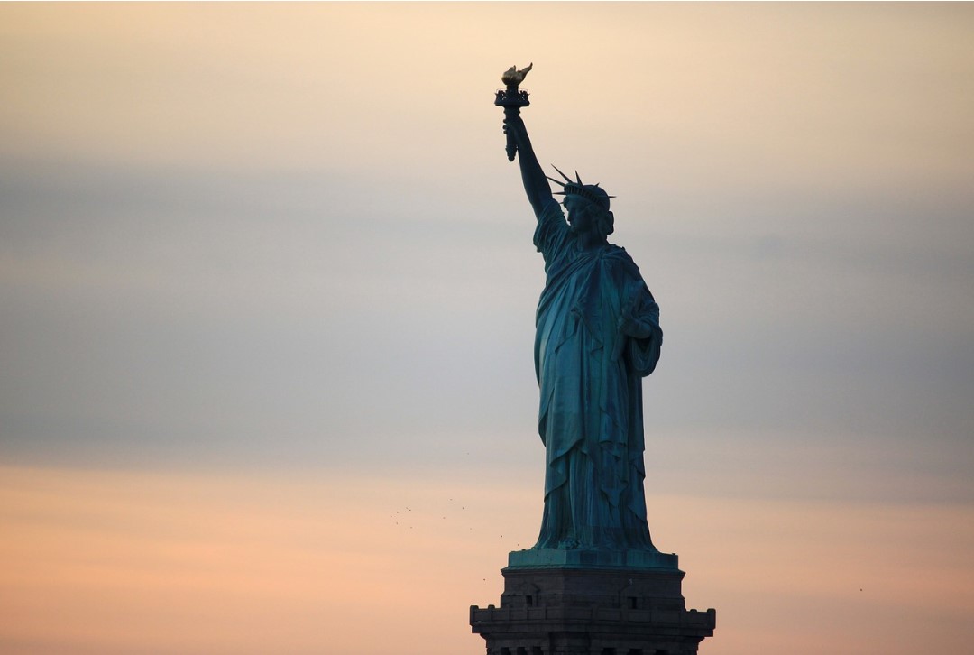UTO statue of liberty