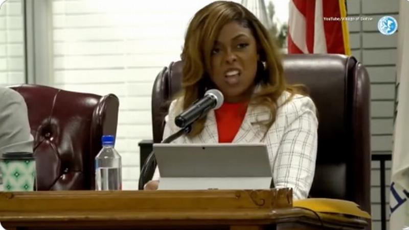 NextImg:Illinois mayor Tiffany Henyard loses access to her city credit card after ‘swiping like crazy’