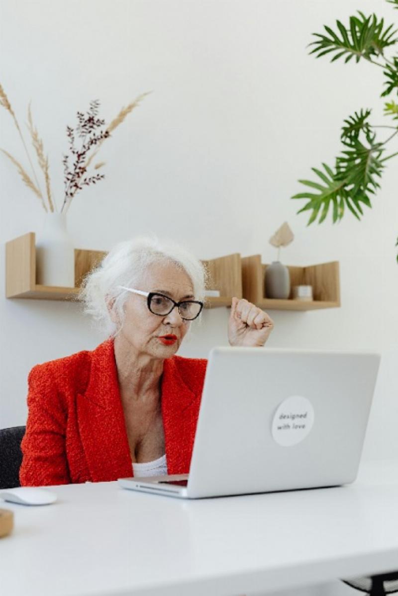 NextImg:News habits of seasoned citizens