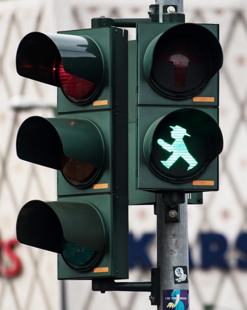 NextImg:Becoming Calcutta: Oakland’s homeless crime crisis compels the city to remove traffic lights from busy intersections