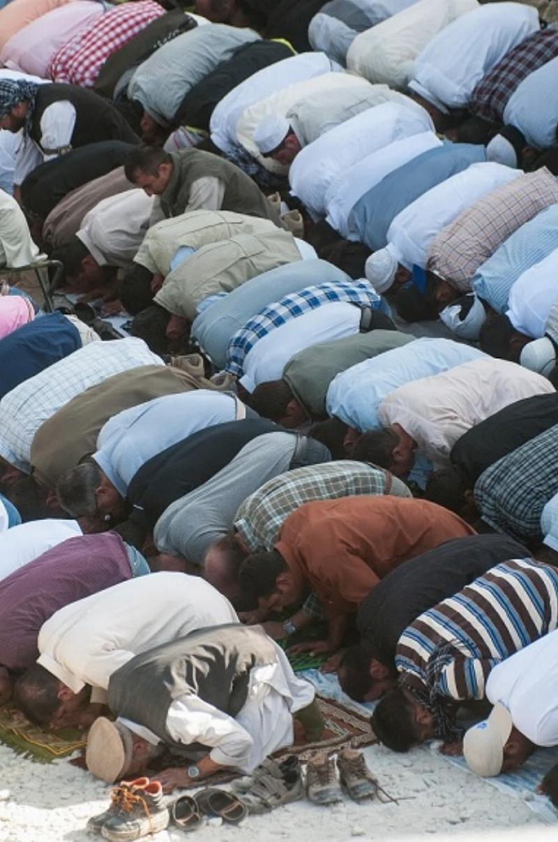 NextImg:Muslim prayer in the American public square
