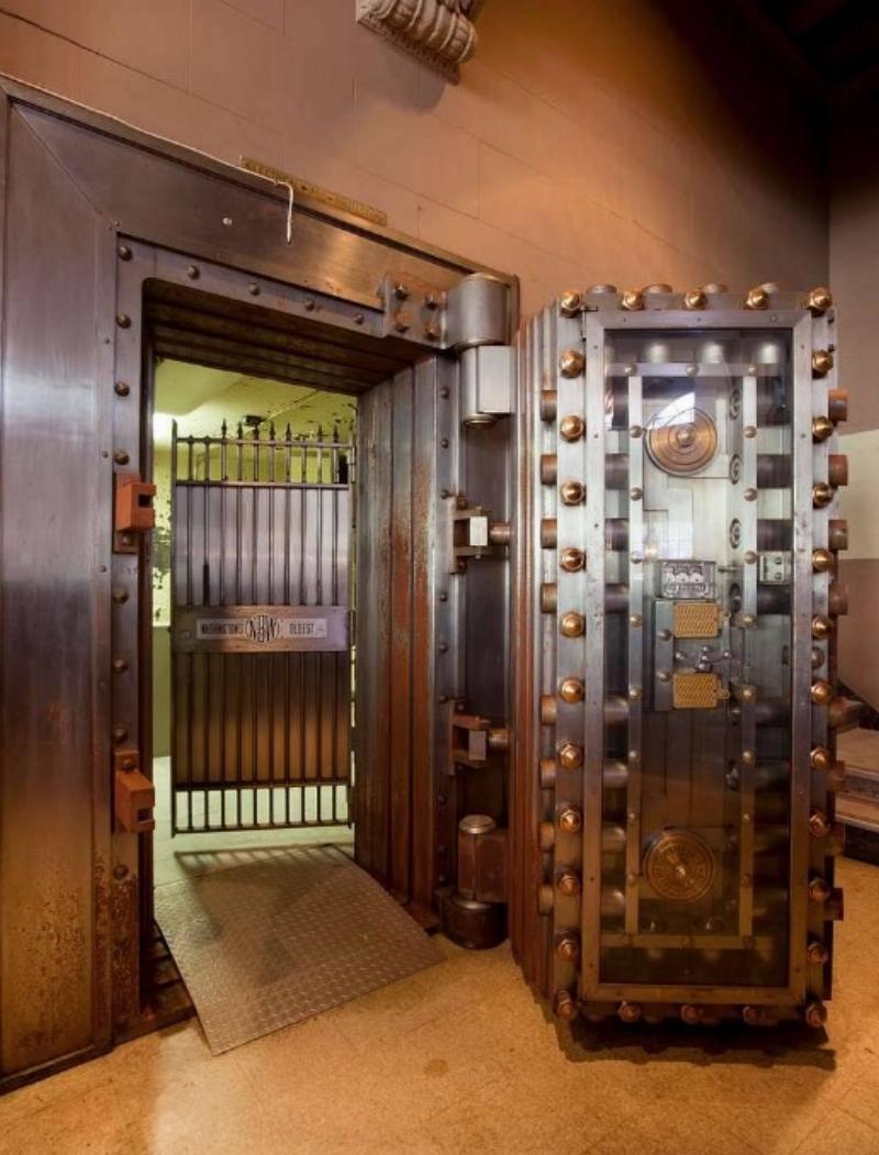 NextImg:Let’s bank together as long as....