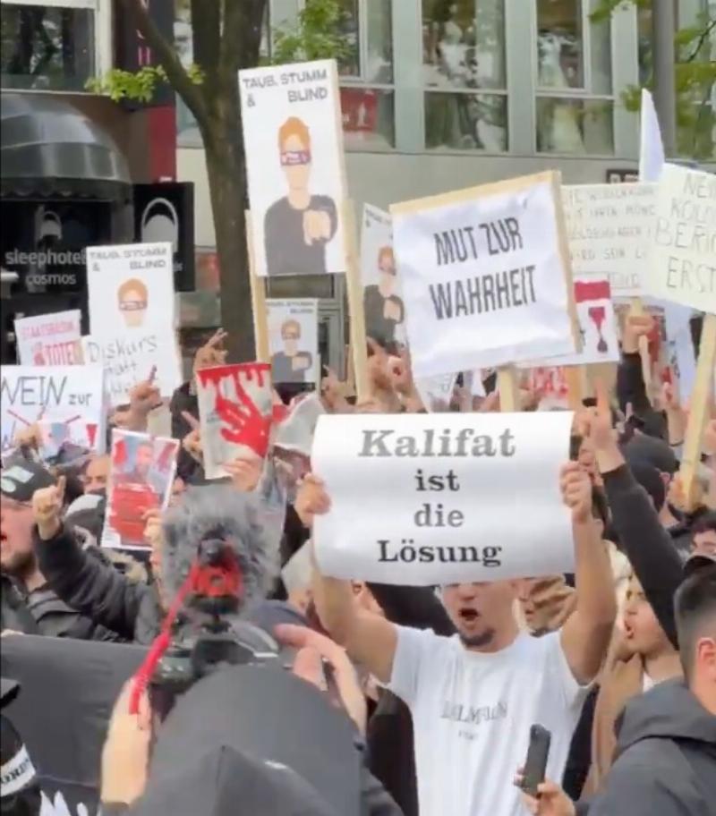 NextImg:European and British Muslims are calling for a new caliphate