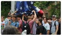 Frat boys defend American flag from pro-Hamas protest depredations at University of North Carolina at Chapel Hill