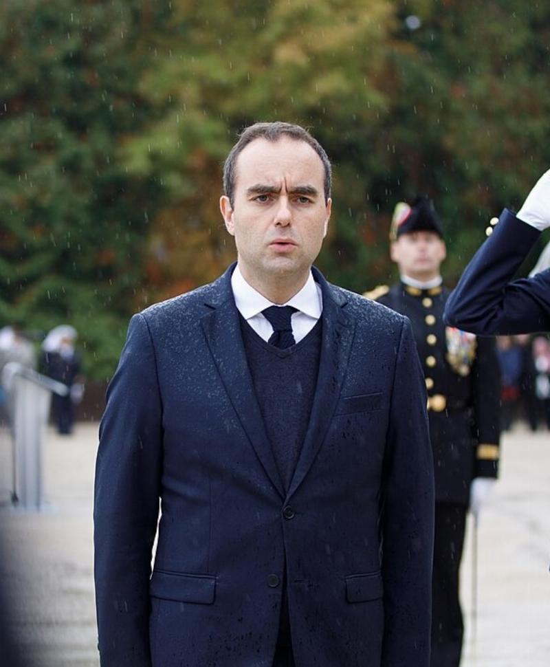 NextImg:France on the Brink: Debt Spiral and Political Paralysis
