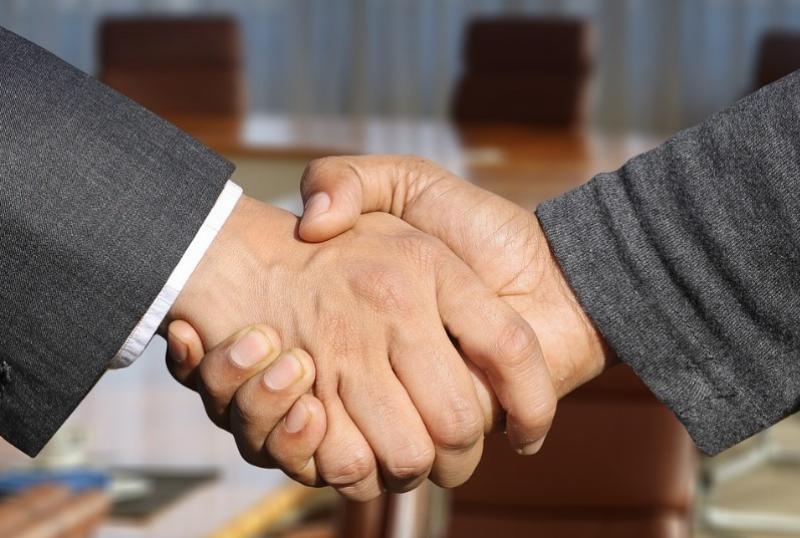 NextImg:Trump should not shake hands with Joe Biden