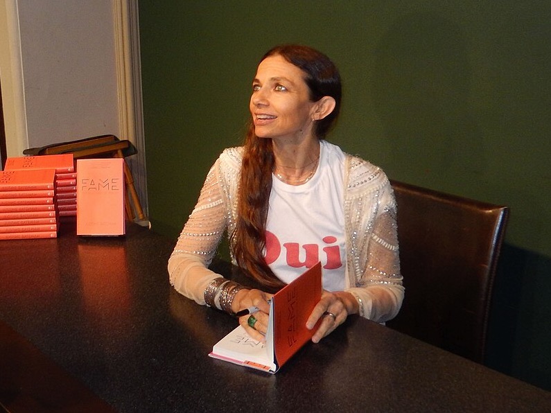 The pleasant surprise of the unexpected Justine Bateman
