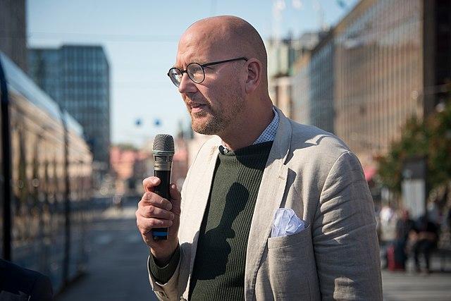Frankie Fouganthin, CC BY-SA 4.0 <https://creativecommons.org/licenses/by-sa/4.0/legalcode.en>, via Wikimedia Commons