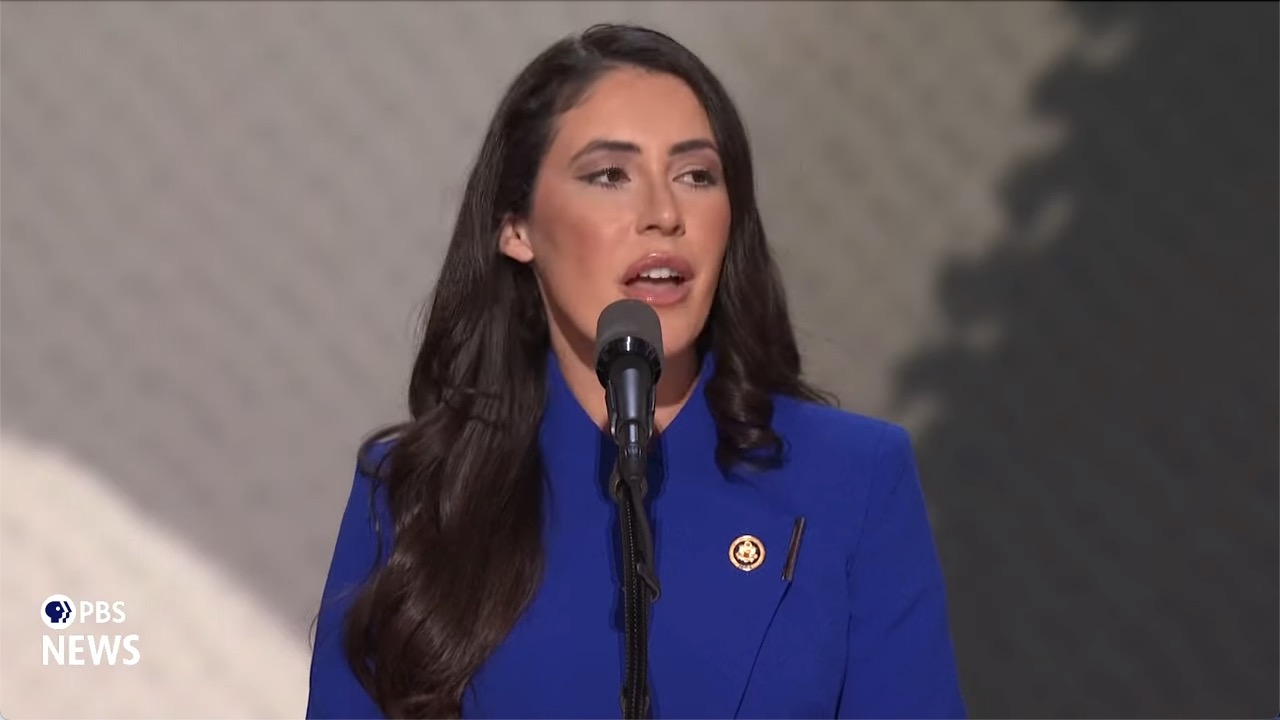 Rep. Luna, forgets she’s on the Republican Team!