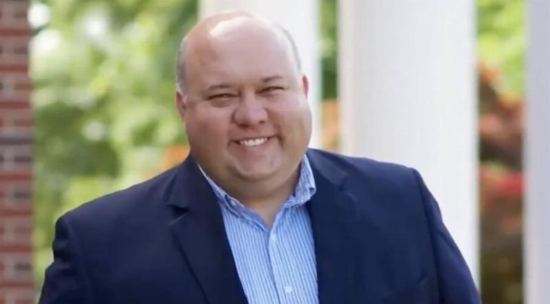 NextImg:Esquire wins first Pulitzer for its glowing tribute of cross-dressing mayor who posted local women on porn sites and fantasized about murder