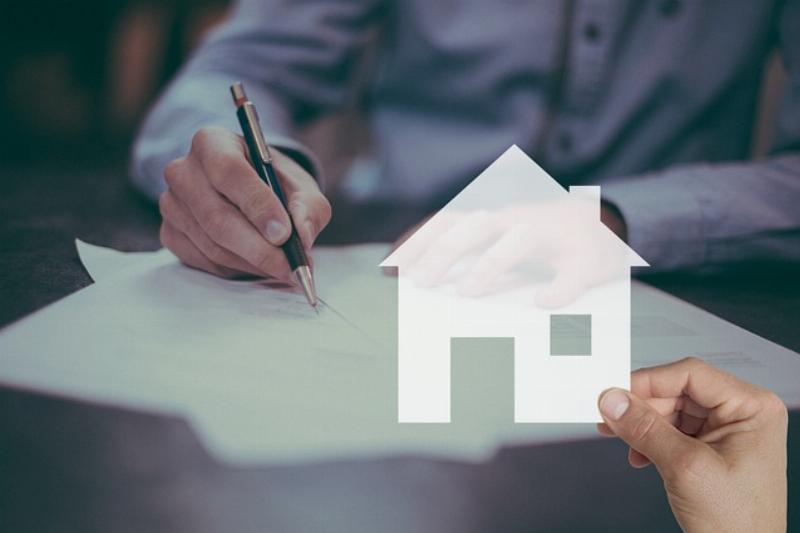 NextImg:Buyer Beware: Third-largest home insurer uses solar panels as justification to revoke coverage