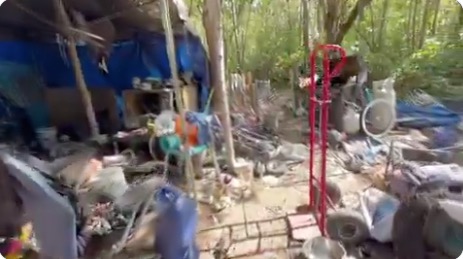 In Central Oregon, the government is (at least temporarily) clearing homeless people out of the national forest