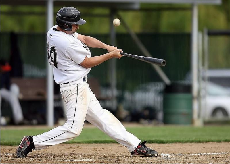 NextImg:Béisbol on Good Friday?