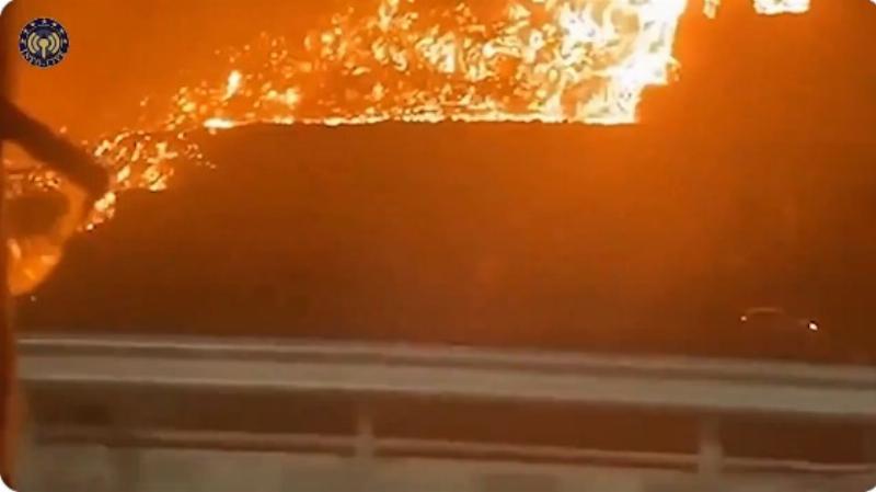 NextImg:In honor of Earth Day, New Delhi gave the world a massive garbage dump fire