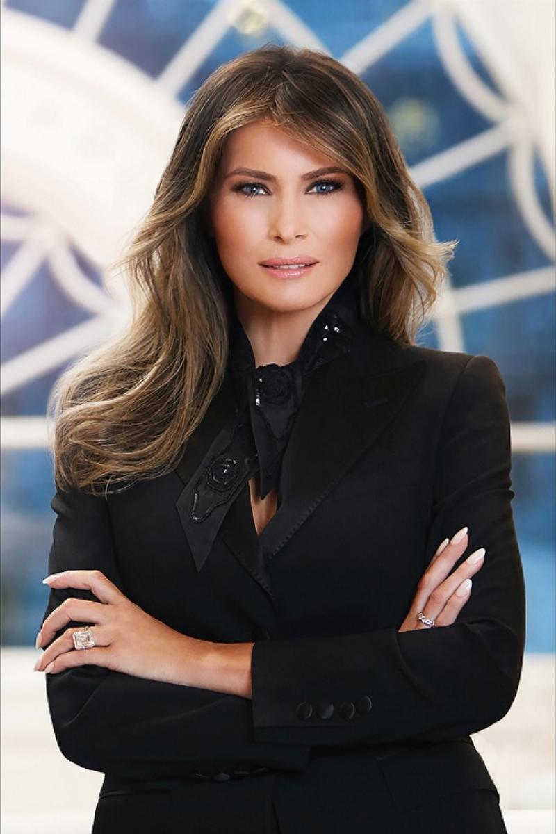 NextImg:Melania’s new portrait