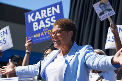 LA’s deputy mayor for public safety on leave for bomb threat