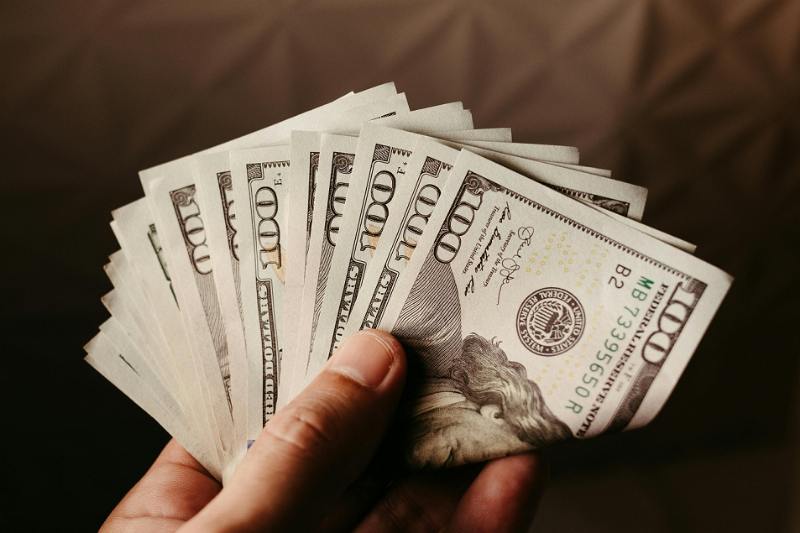 NextImg:Forget the polls -- Follow the money